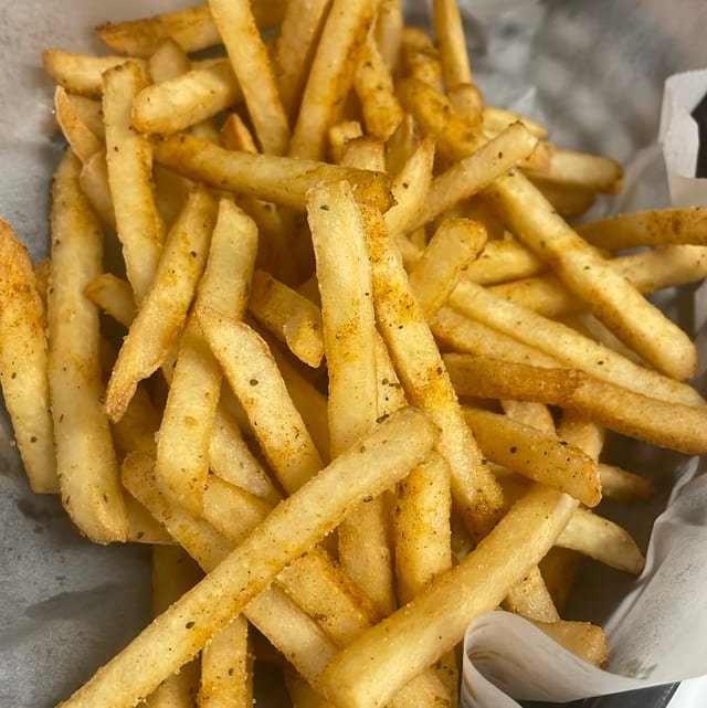 Basket of Cajun Fries.
