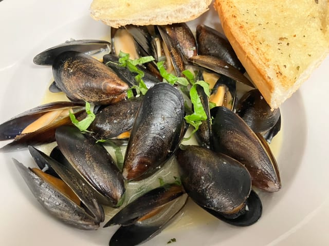 Appetizer Mussels w/ White Sauce.