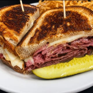 Pastrami Reuben W Fries