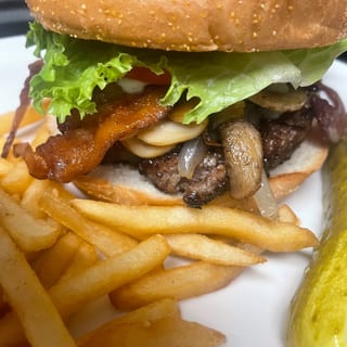 Niantic Burger w/ Fries